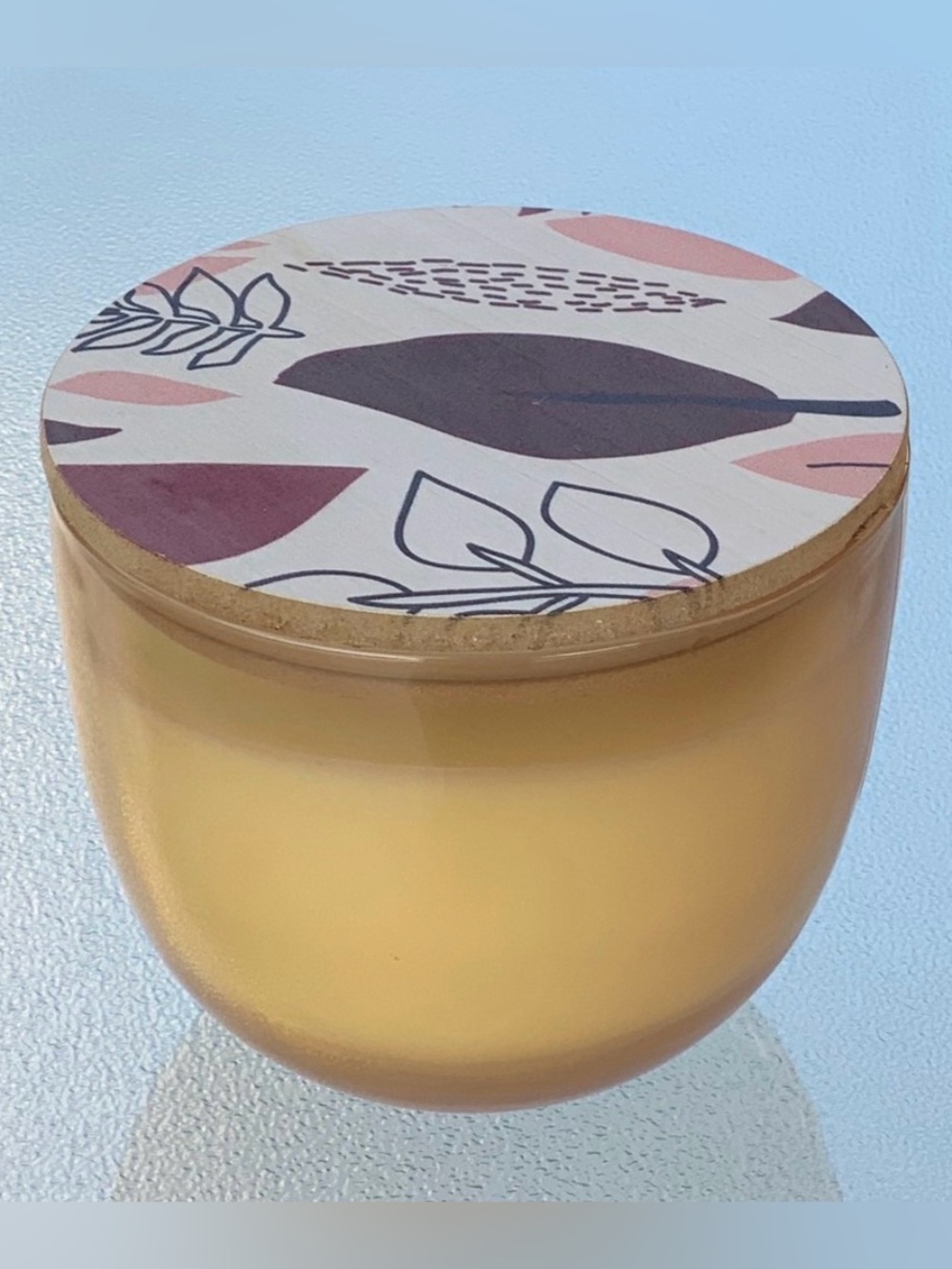 Rose & Oud Western Brook Scented Single Wick Beige Candle - Picture 2 of 9